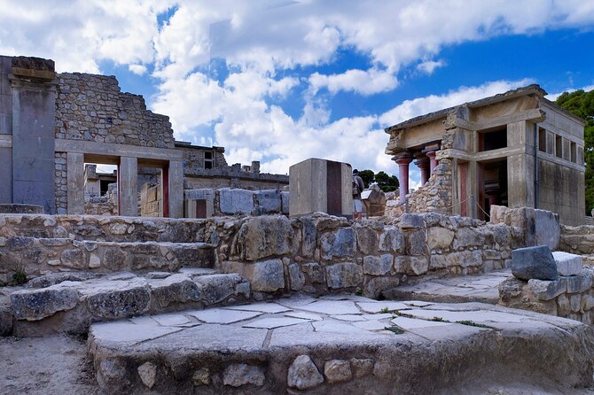 Knossos Palace ( Private Guided Tour ) - Private attention, small groups, and headsets