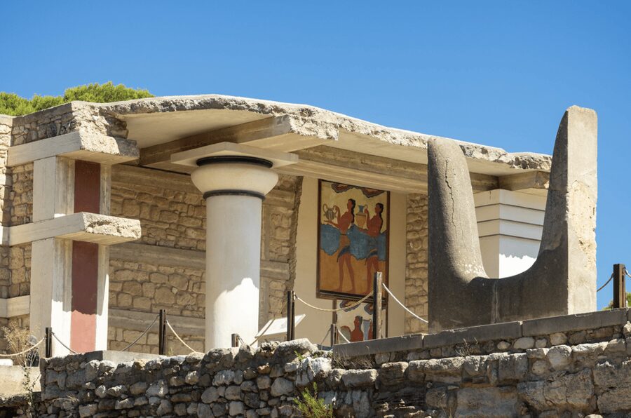 Knossos Palace Private Tour with Licensed Guide and Tickets - Meeting your guide at the main entrance