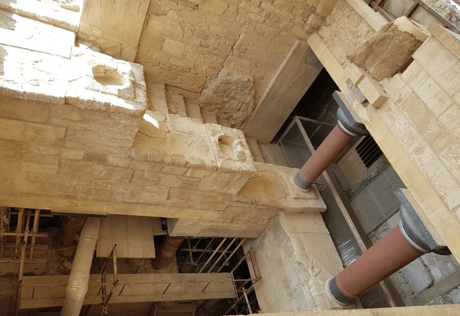 Knossos Palace Private Tour with Licensed Guide and Tickets - The Grand Staircase and the palace layout