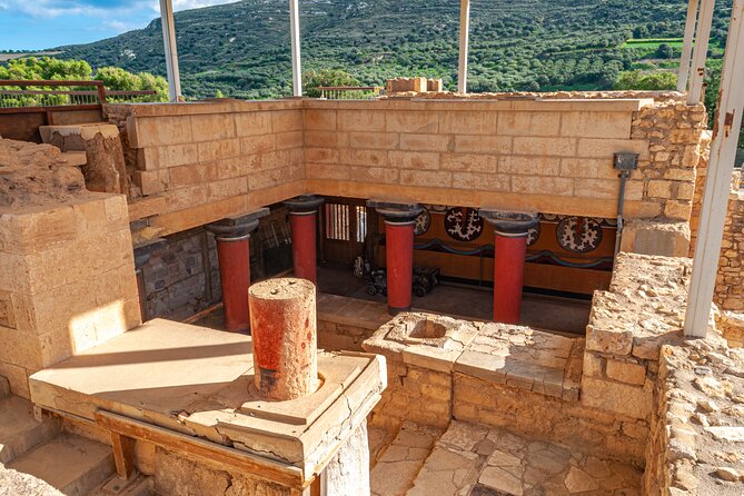 Knossos Palace Private Walking Tour - Storerooms and the practical side of palace life