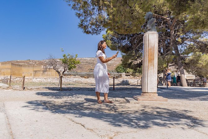 Knossos Palace: Self-Guided Audio Tour on your Phone (without ticket) - The Throne Room and the question of who ruled