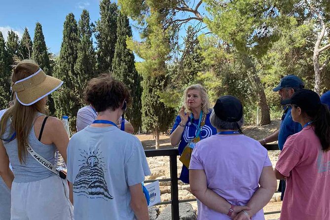 Knossos Palace Tour with Transfer & Skip-the-Line Entry Ticket - A small group changes the pace