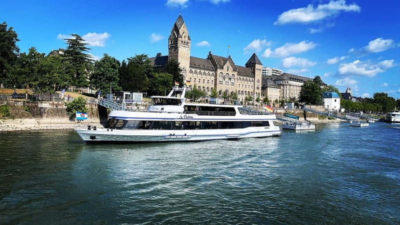 Koblenz:Rhine Valley boat tour along the castles and palaces - The first views: Ehrenbreitstein and German Corner