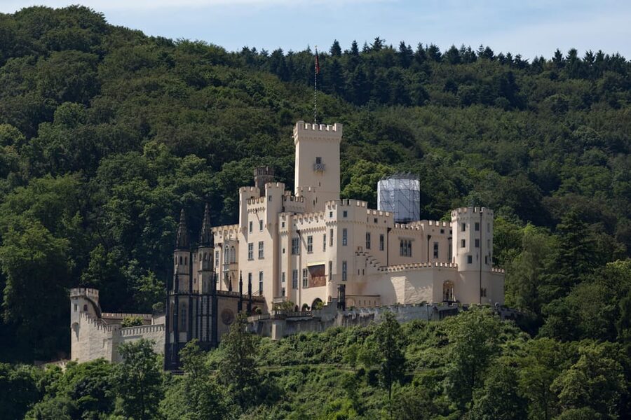 Koblenz: Rhine Valley Castles and Palaces Boat Tour - Palaces and castles along the first stretch