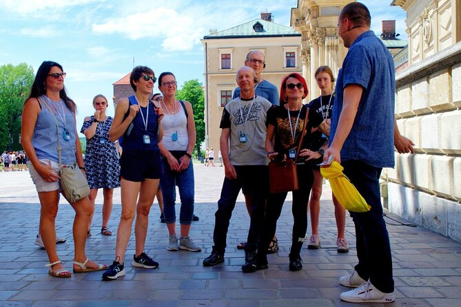 Krakow Guided Tour to Iconic Polish Royal Residence Wawel Castle - The castle courtyard, hill, and cathedral choice