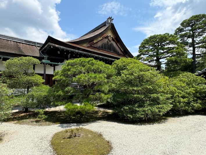 Kyoto: Discover Every Bit of Kyoto Imperial Palace - Seeing the halls used for imperial ceremony
