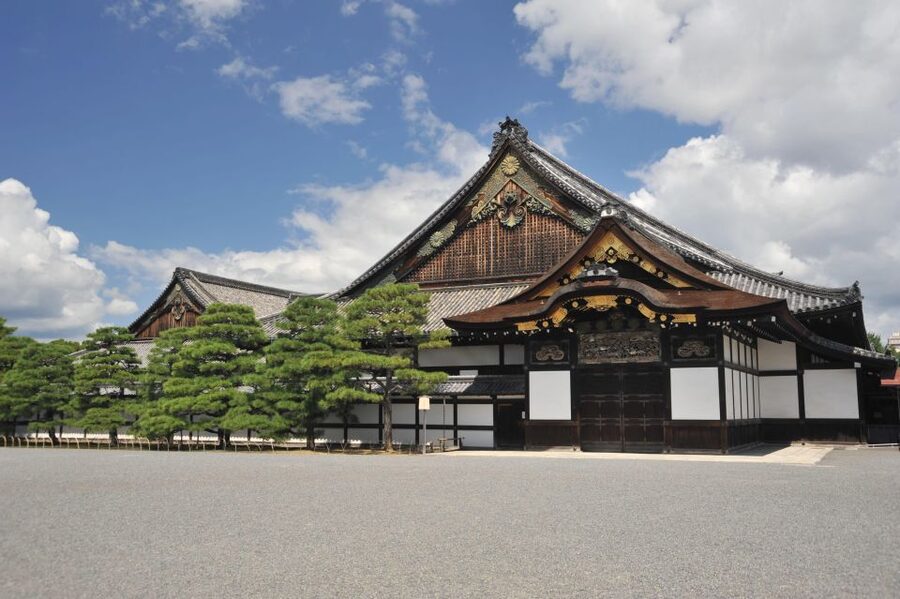 Kyoto: Nijo-jo Castle and Ninomaru Palace Guided Tour - Price, timing, and the real value
