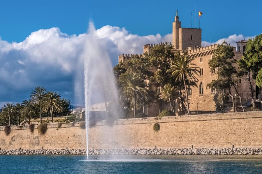 La Almudaina Palace Entry Ticket - Three grand rooms and changing royal styles