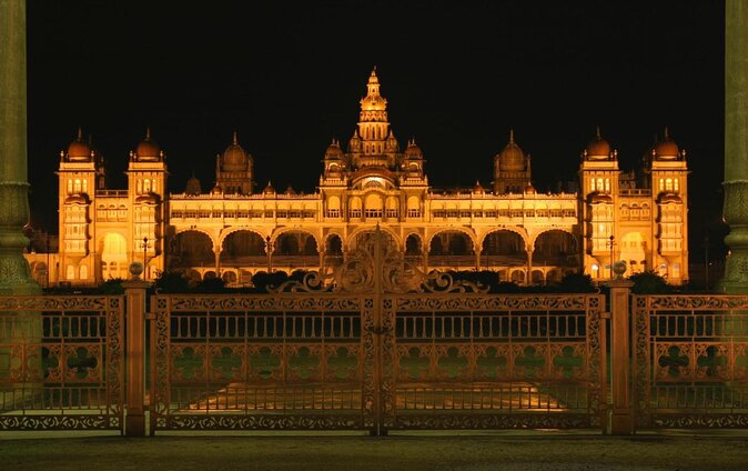 Lalbagh+Bull Temple+Tipu Palace+Market+Lunch=Bangalore City Tour - The day at a glance