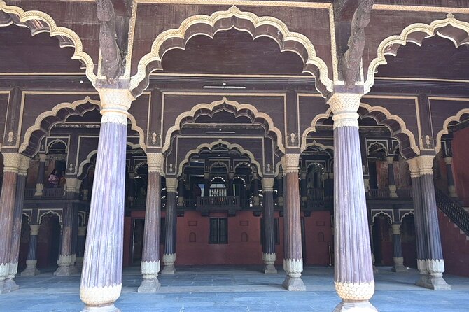 Lalbagh+Bull Temple+Tipu Palace+Market+Lunch=Bangalore City Tour - What the guides add