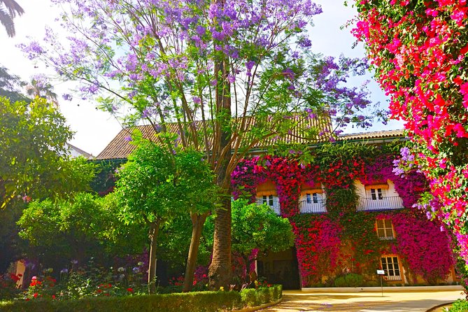 "Las Dueñas" Palace ticket + Audioguide - How much time to allow inside Las Dueñas