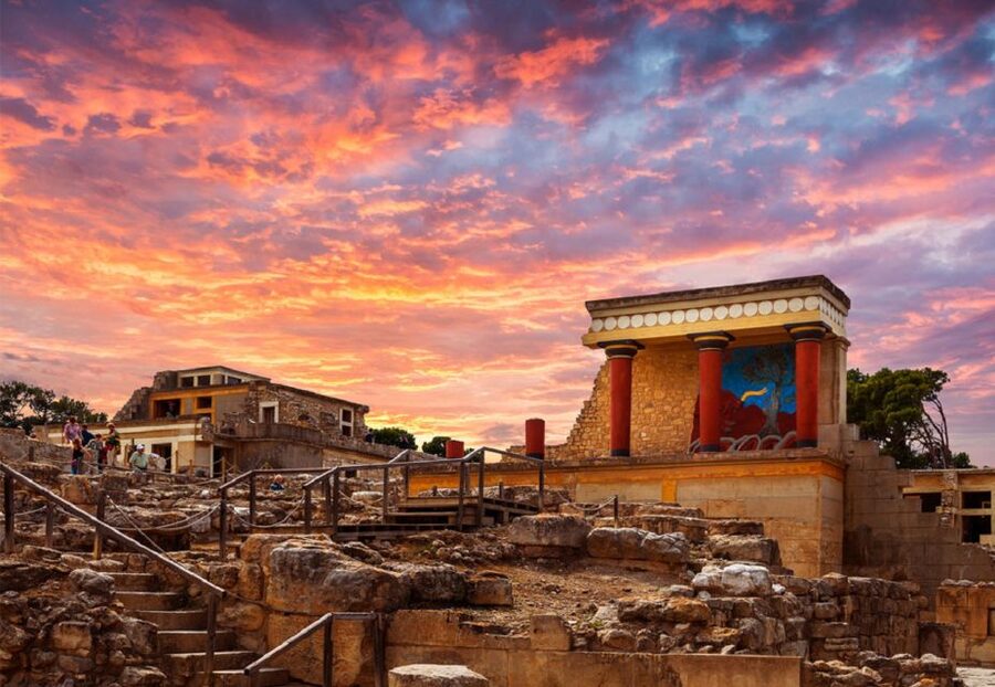 Lasithi, Mythology Park & Knossos Palace Tour From Heraklion - Entering Knossos Palace and the World of Minos