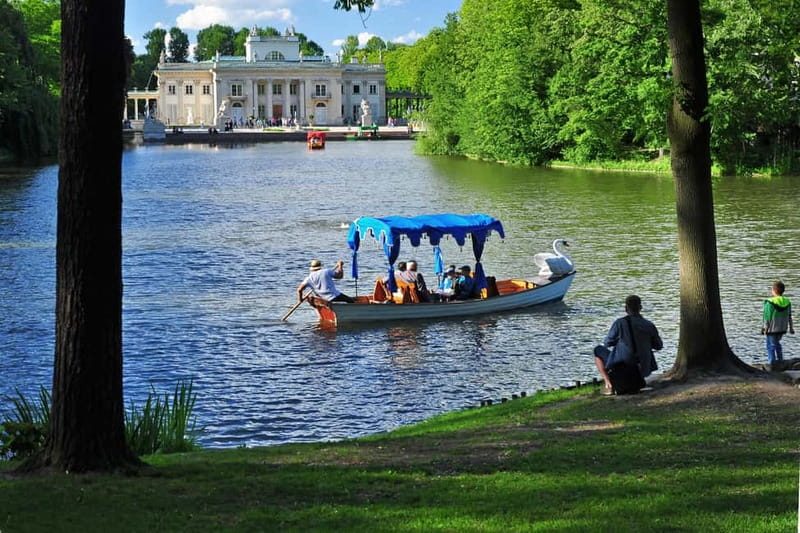 Łazienki Park and Palace Warsaw Private Tour with Tickets - Chopin Monument and the first walk through the park