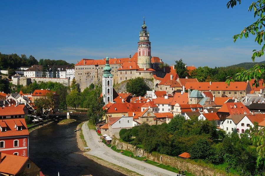 Linz: Private Day Trip to Cesky Krumlov - The castle, bridge, and Baroque garden