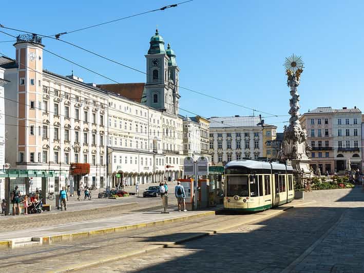 Linz: Private Day Trip to Cesky Krumlov - The 75-minute ride from Linz
