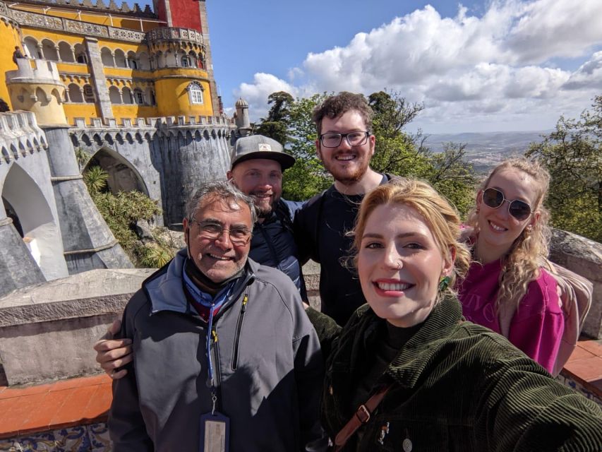 Lisboa: Sintra, Pena Palace, Cascais and Cabo da Roca - Sintra village and the National Palace