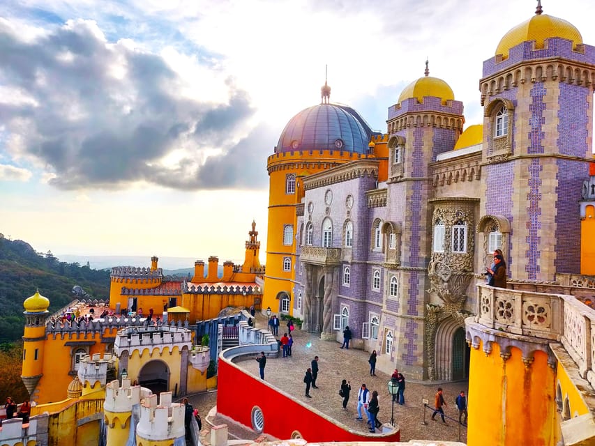 Lisbon: Half-Day Sintra Tour with Pena Palace and Regaleira - Quinta da Regaleira and its secret passages