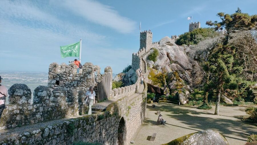 Lisbon: Pena Palace, Qta Regaleira, Moorish Castle & Cascais - The Moorish Castle and its 360-degree views