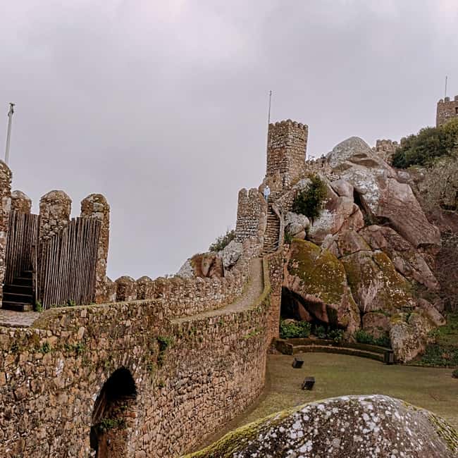 Lisbon: Pena Palace, Qta Regaleira, Moorish Castle & Cascais - Should you book this Sintra tour?