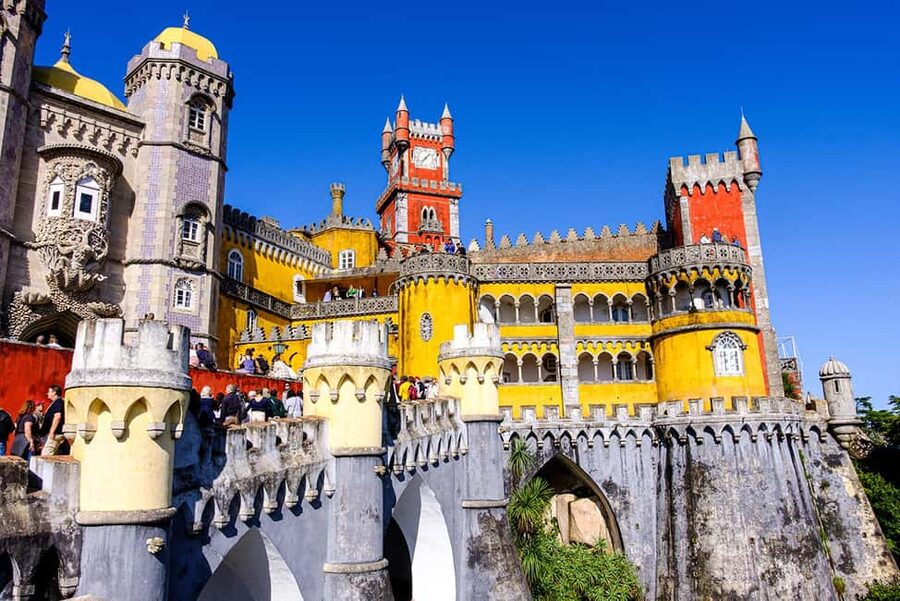 Lisbon: Pena Palace, Sintra, Roca & Cascais by Van - The guide makes the difference