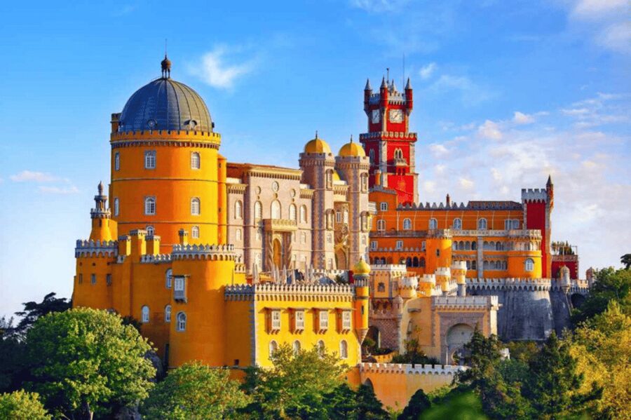 Lisbon: Sintra, Pena Palace & Cascais Guided Tour - Why this day trip works from Lisbon
