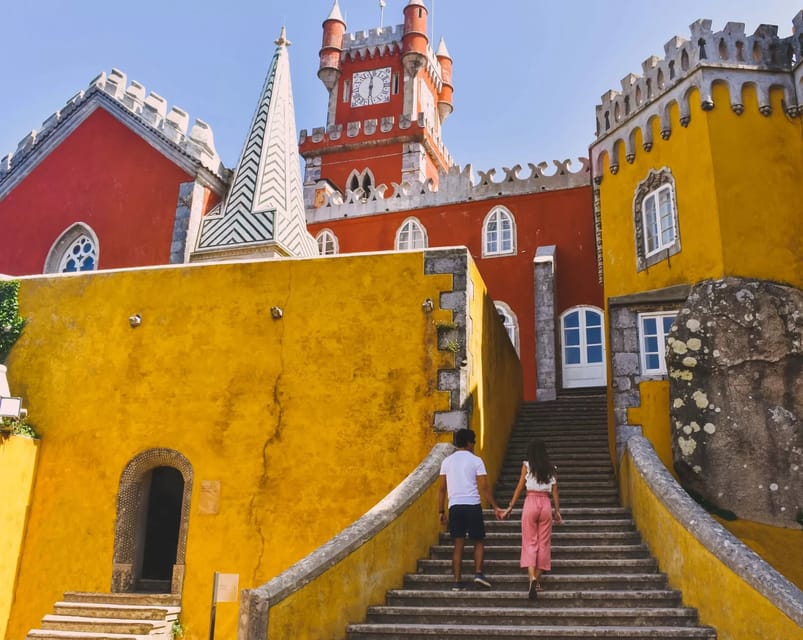 Lisbon: Sintra, Pena Palace & Cascais Guided Tour - Starting in Lisbon: two central meeting points