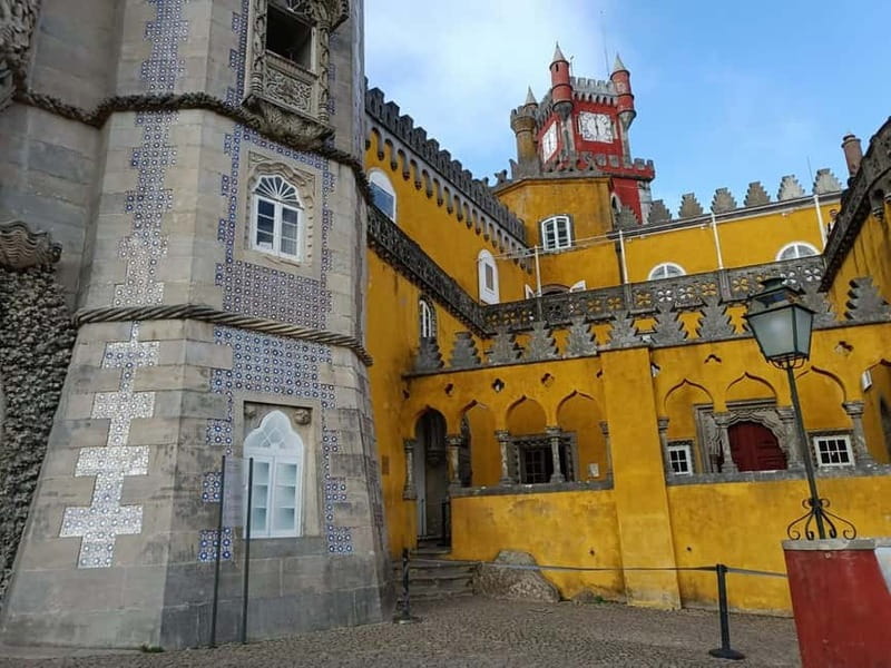Lisbon: Sintra, Pena Palace, Moorish Castle & Regaleira Tour - Who will enjoy this day most