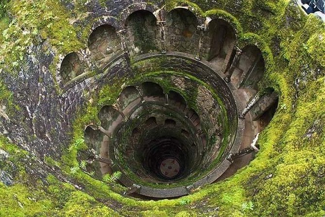 Lisbon: Sintra, Pena Palace, Regaleira, Roca & Cascais Day Tour - Fonte da Sabuga and the first look at Sintra