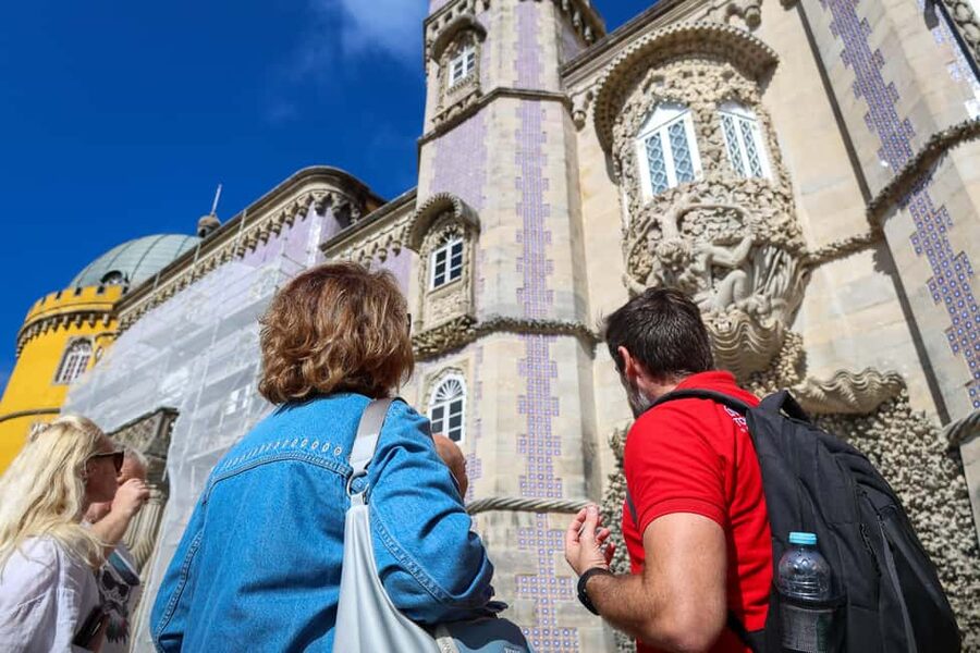 Lisbon: Sintra, Pena Palace & Wine Tasting Small-Group Tour - Sintra’s center and the lunch break