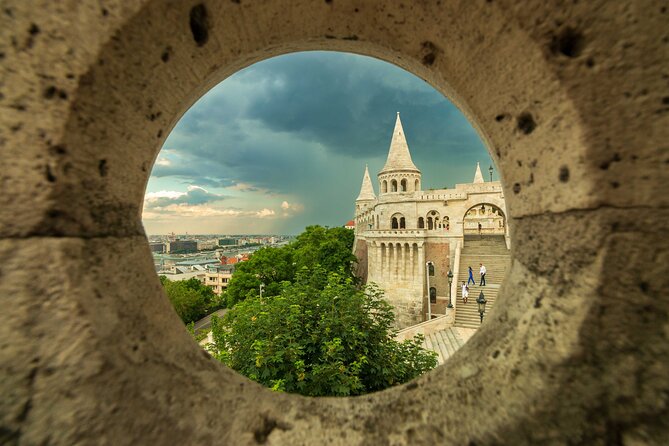 Live virtual walking tour in the Buda Castle quarter - What Adam adds to the experience