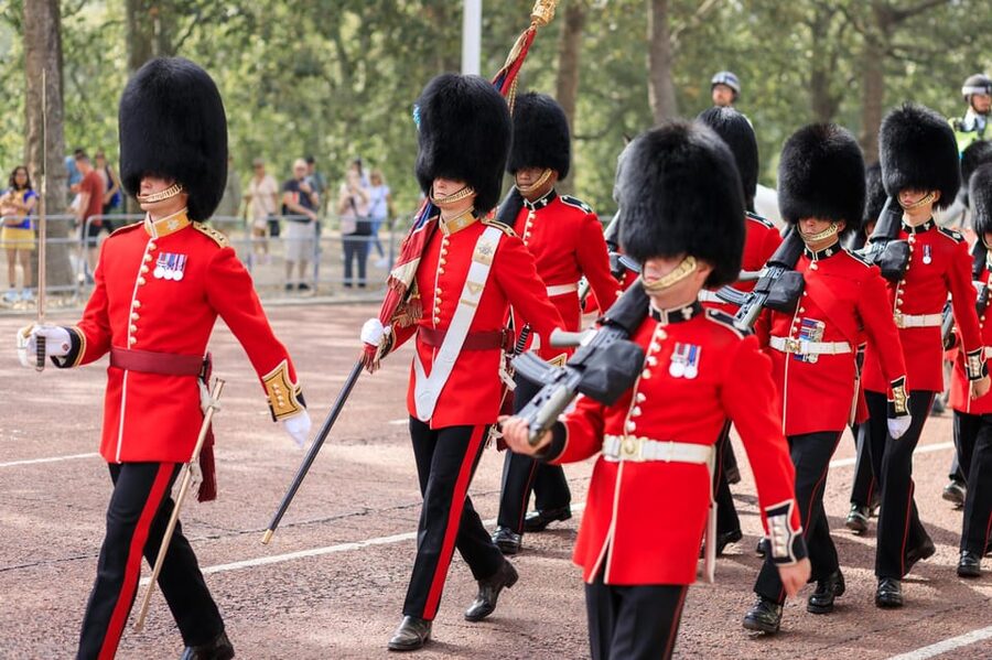 London: Big Ben, Churchill War Rooms & Buck'ham Palace Tour - What the $101 price really buys you