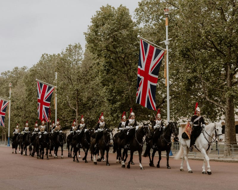 London: Buckingham Palace and Changing of the Guards Tour - When this tour is a good value