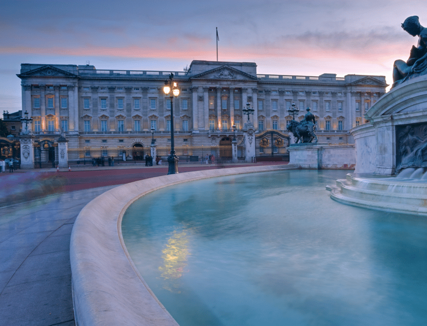 London: Buckingham Palace and Royal London Walking Tour - Meeting point, timing, and practical planning