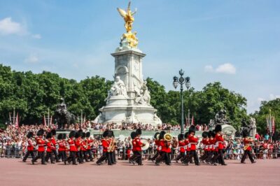 Buckingham Palace Entry & Changing of the Guard Tour