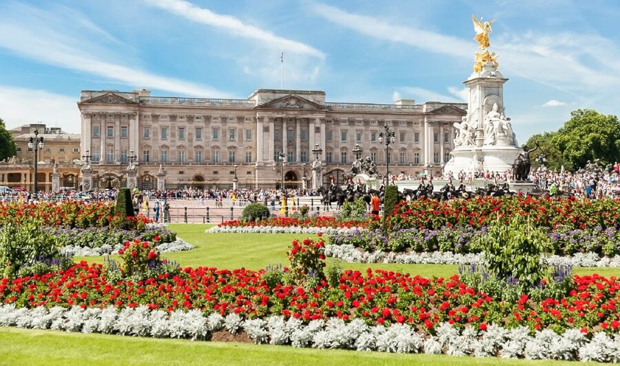 London: Buckingham Palace Entry & Changing of the Guard Tour - Who will enjoy this tour most