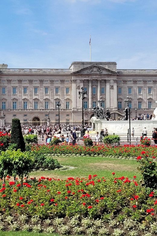 London: Buckingham Palace State Rooms & Royal Walking Tour - Clarence House and St. James’s Palace from the pavement