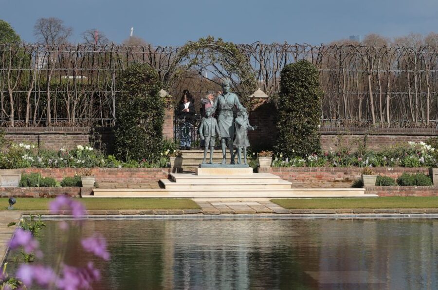London: Buckingham Palace Walk & Tea at Kensington Palace - Key points at a glance