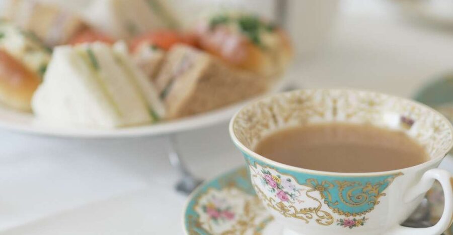 London: Buckingham Palace Walk & Tea at Kensington Palace - St James reveals the quieter royal London