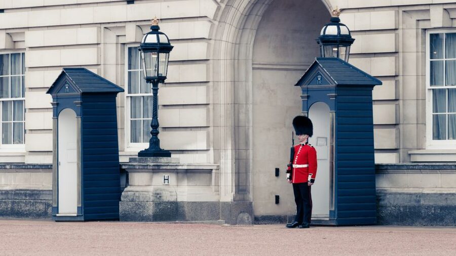 London: Buckingham Palace Walk & Tea at Kensington Palace - The guides make the difference