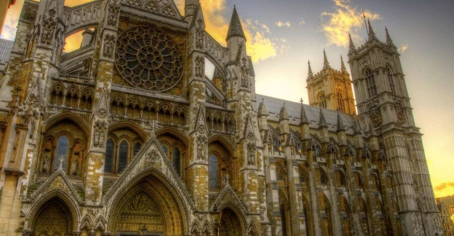 London: Buckingham Palace, Westminster Abbey & Big Ben Tour - Green Park and Buckingham Palace: a grand opening