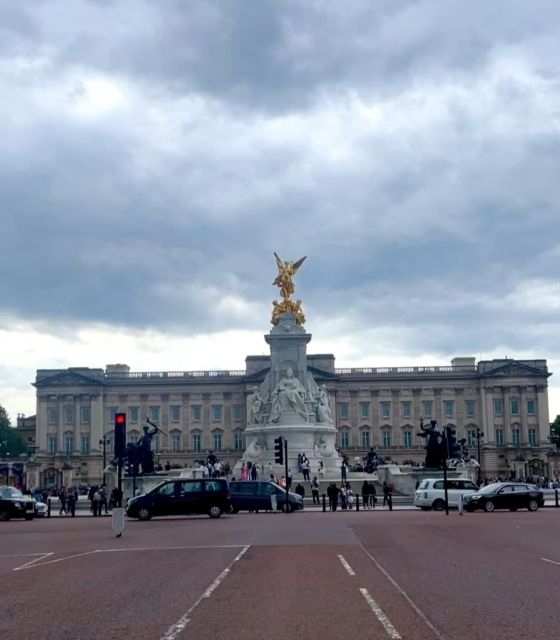 London: Buckingham Palace & Westminster Guided Walking Tour - Green Park is a calm start for a busy London walk