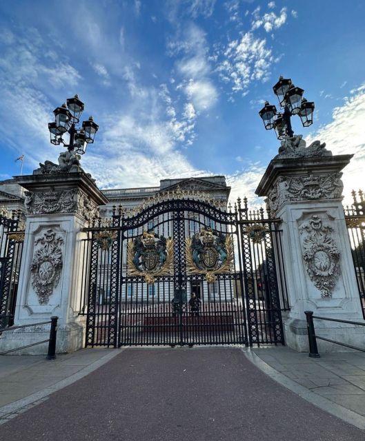 London: Buckingham Palace & Westminster Guided Walking Tour - Buckingham Palace gives the tour its royal focus