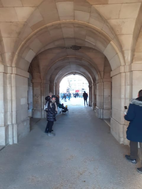 London: Central London Outdoor Tour - Whitehall, where royal power meets government