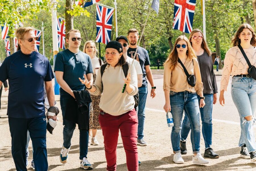London: Changing of the Guard Tour by Buckingham Palace - The guides are the real reason to book
