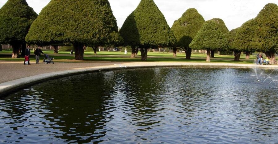 London: Hampton Court Private Guided Tour - Hampton Court makes Henry VIII feel close