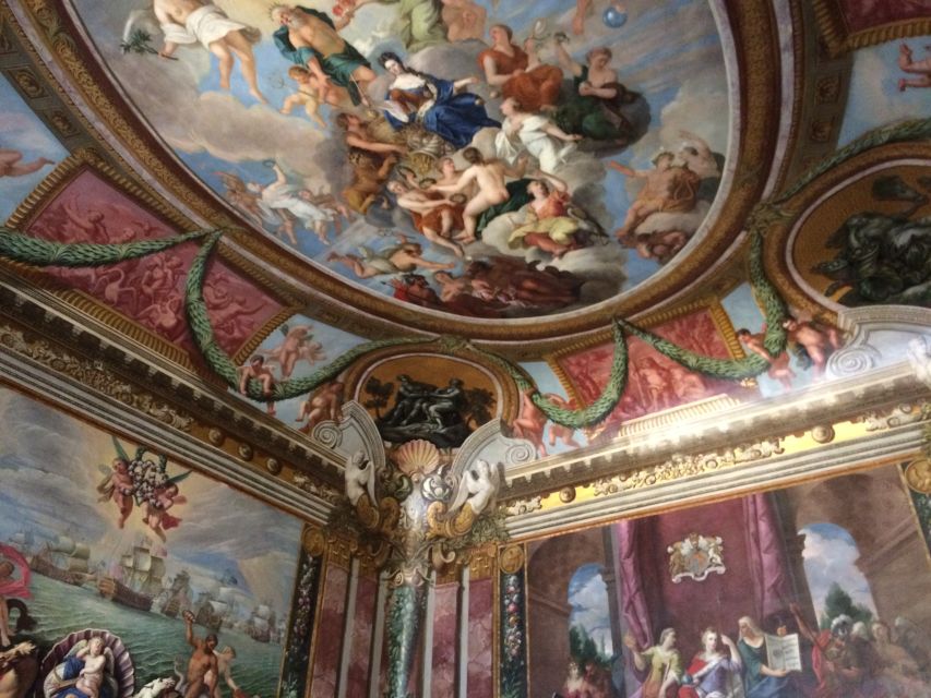 London: Hampton Court Private Guided Tour - Hampton Court’s 60 acres need a little breathing room
