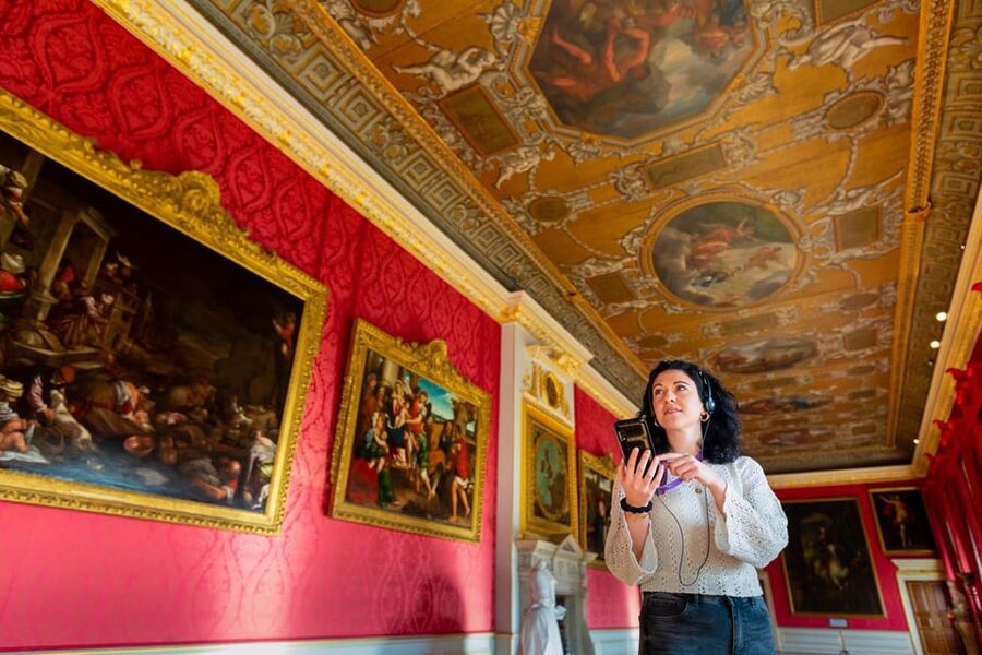 London: Kensington Palace Tour, Guard Change & Afternoon Tea - Starting at the Guards Memorial