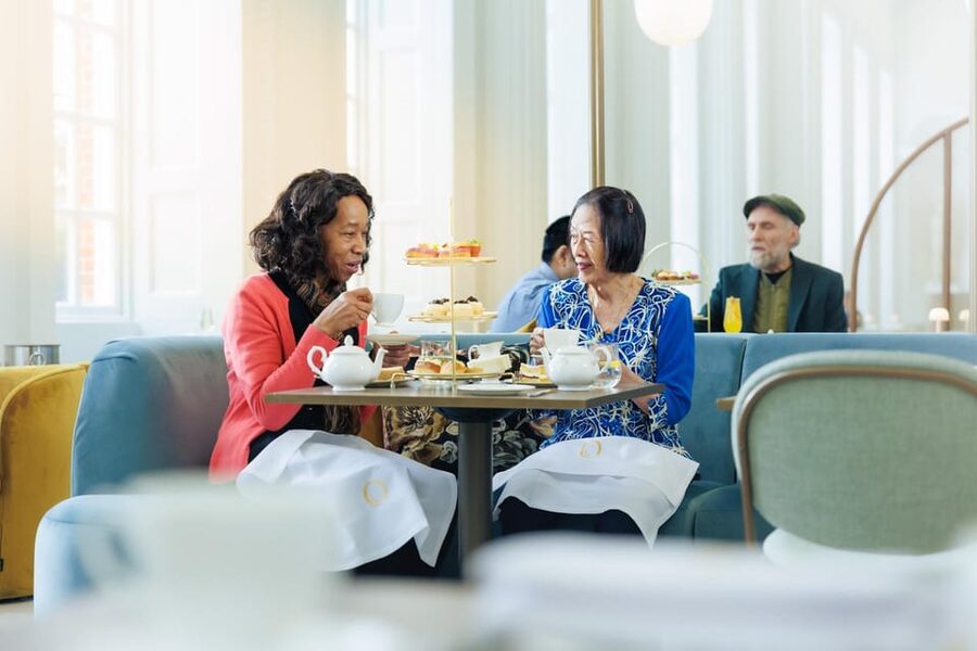 London: Kensington Palace Tour, Guard Change & Afternoon Tea - Walking The Mall past royal residences