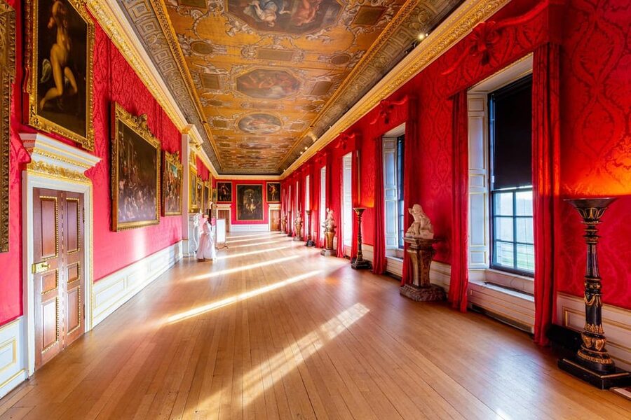 London: Kensington Palace Tour, Guard Change & Afternoon Tea - Hyde Park and Kensington Gardens on foot