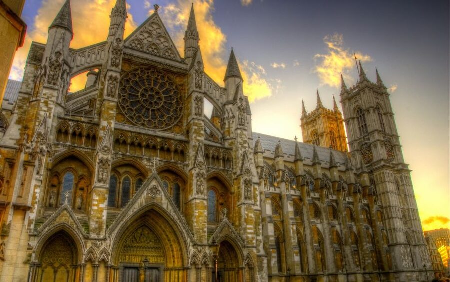 London: Palaces and Parliament Walking Tour - Buckingham Palace and the Changing of the Guard